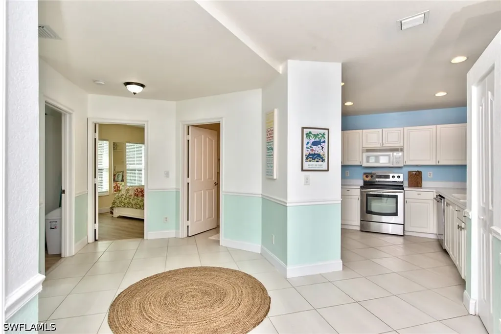 1100 Diamond Circle Naples FL 34110