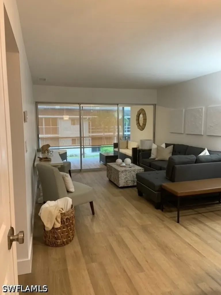1417 Chesapeake Avenue Naples FL 34102