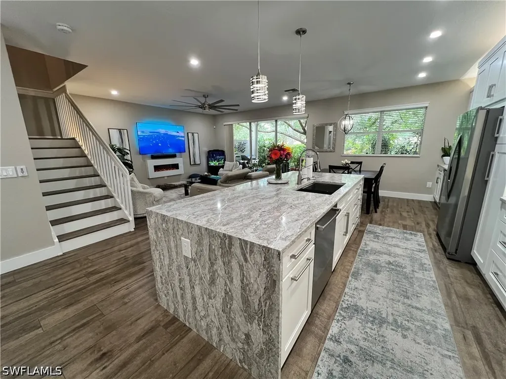 Naples FL, 7009 Romana Way, Unit 1602