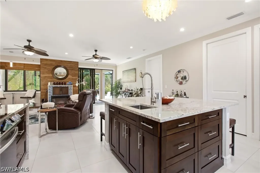 2627 6th Avenue NE Naples FL 34120
