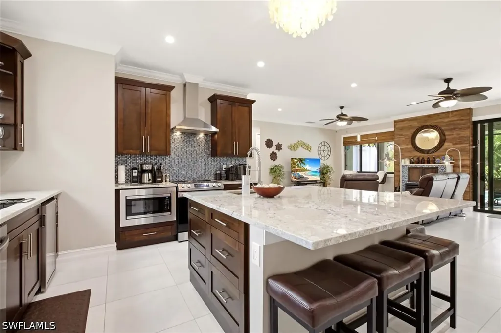 2627 6th Avenue NE Naples FL 34120