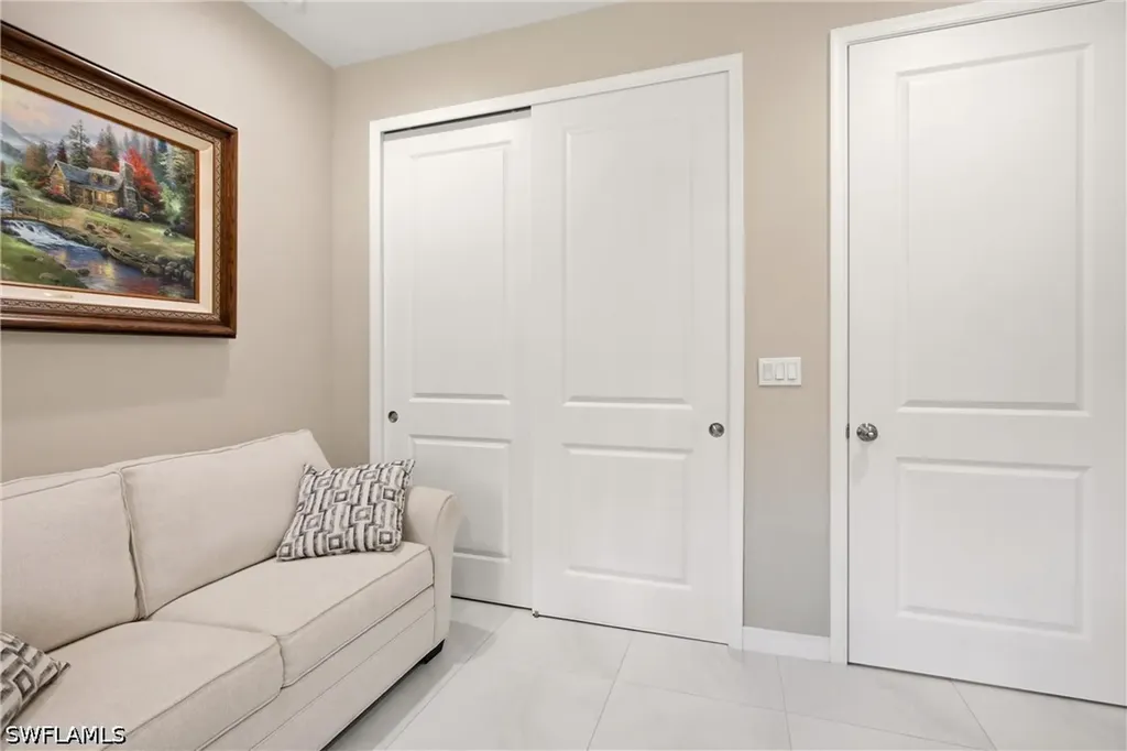 2627 6th Avenue NE Naples FL 34120
