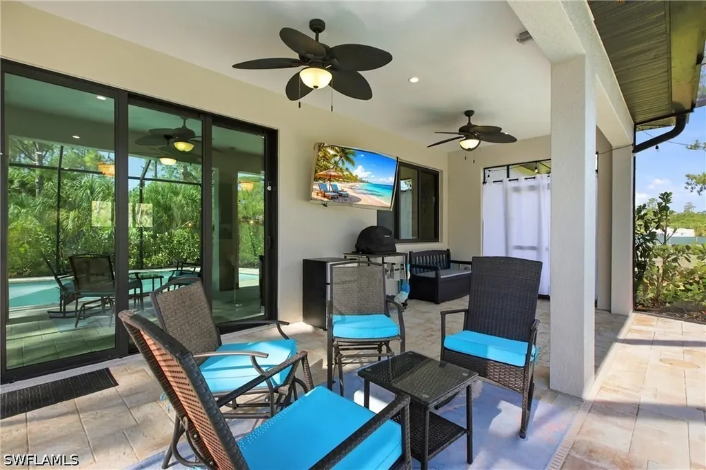 2627 6th Avenue NE Naples FL 34120