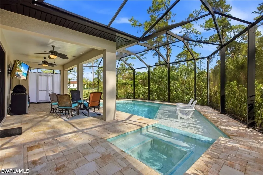 2627 6th Avenue NE Naples FL 34120