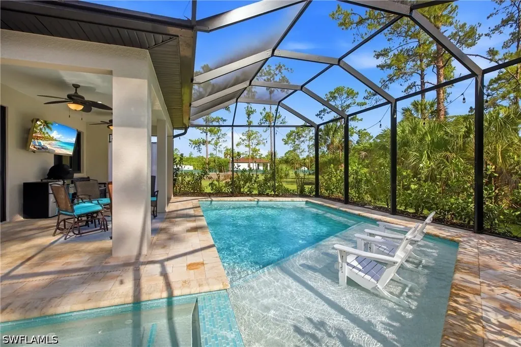 2627 6th Avenue NE Naples FL 34120