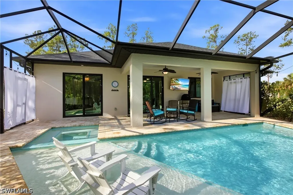 2627 6th Avenue NE Naples FL 34120