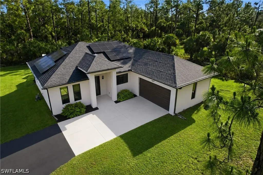 2627 6th Avenue NE Naples FL 34120