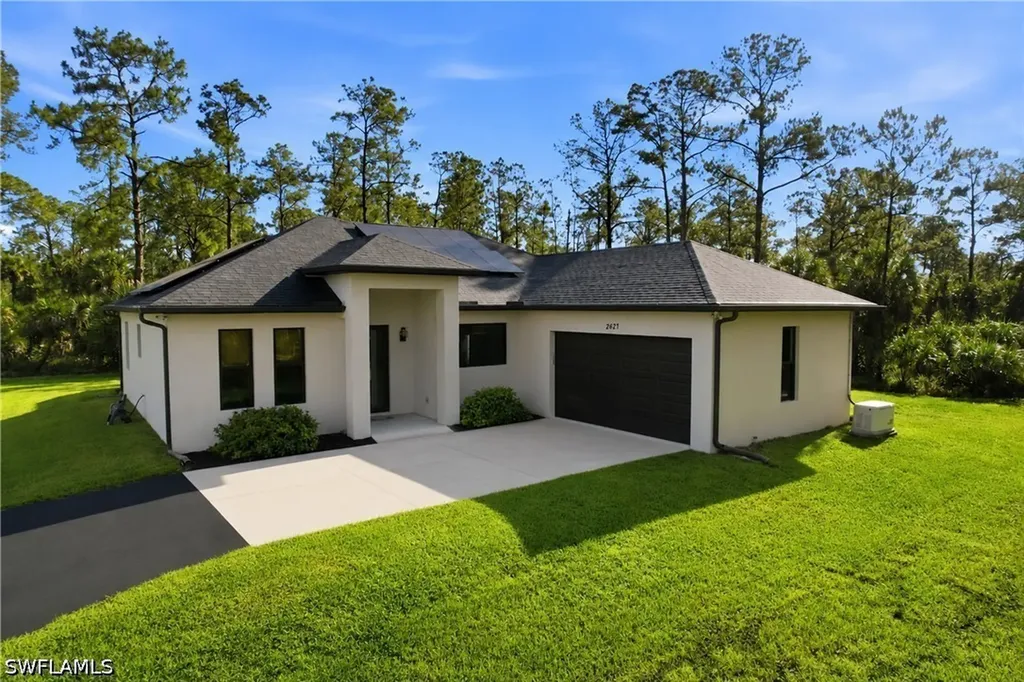2627 6th Avenue NE Naples FL 34120