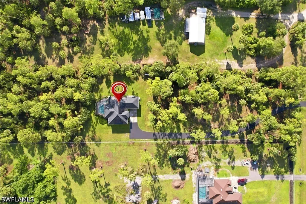 2627 6th Avenue NE Naples FL 34120