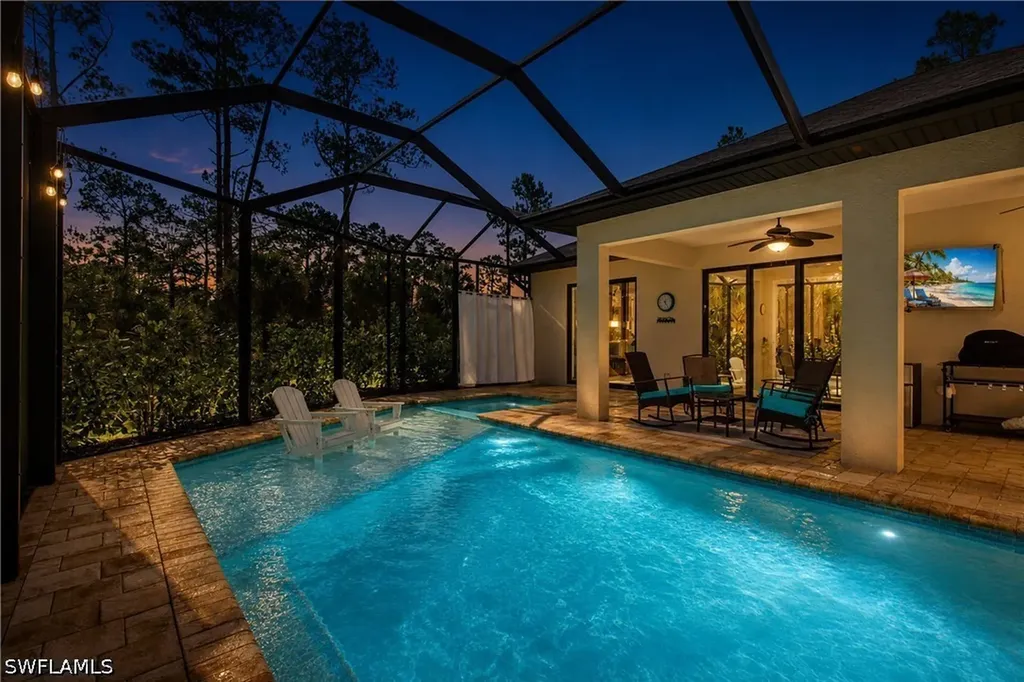 2627 6th Avenue NE Naples FL 34120