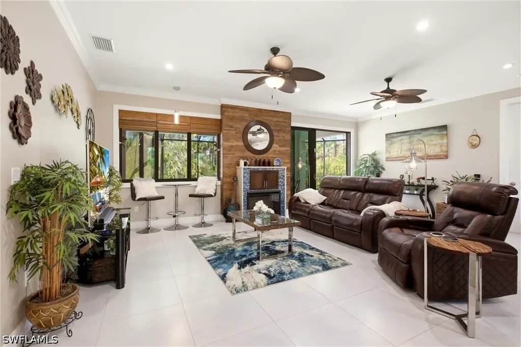 2627 6th Avenue NE Naples FL 34120