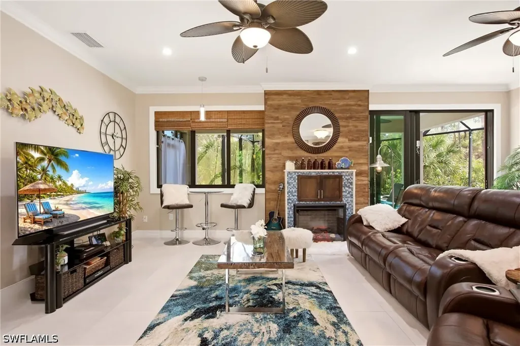2627 6th Avenue NE Naples FL 34120