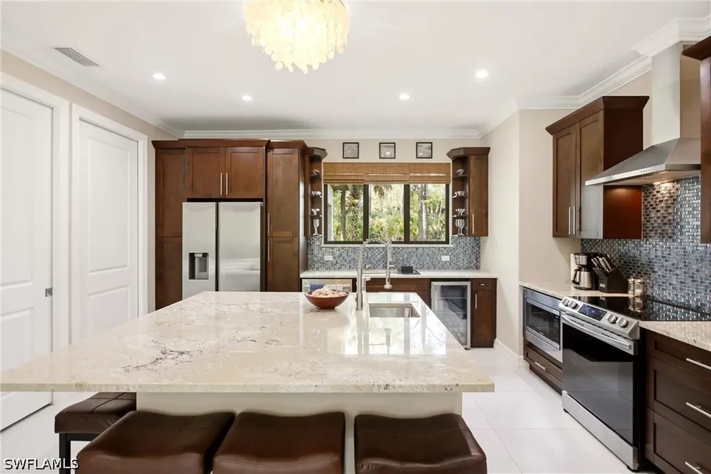 2627 6th Avenue NE Naples FL 34120