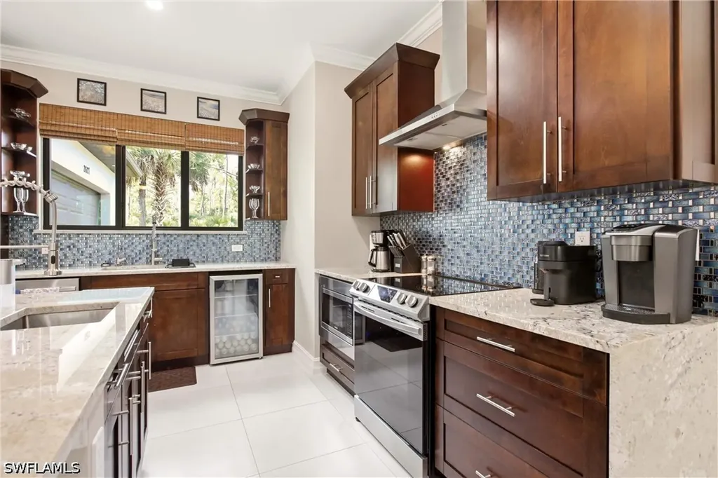 2627 6th Avenue NE Naples FL 34120