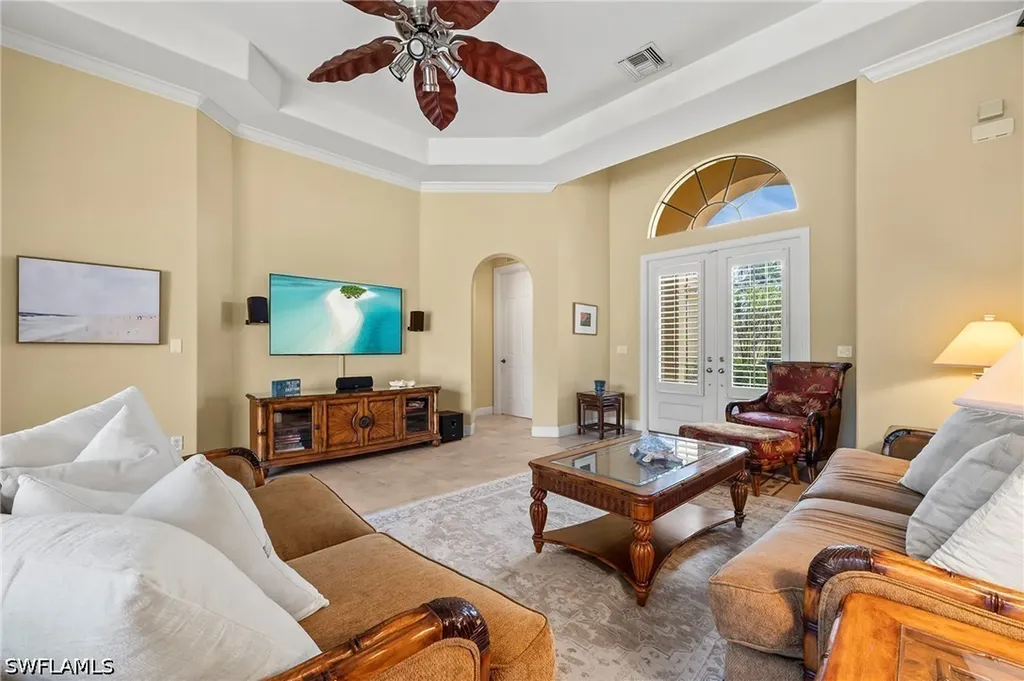 975 Tivoli Court Naples FL 34104