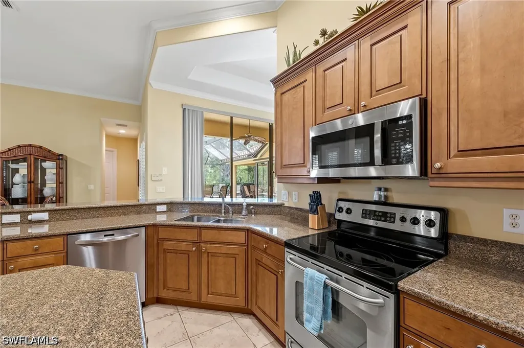 975 Tivoli Court Naples FL 34104