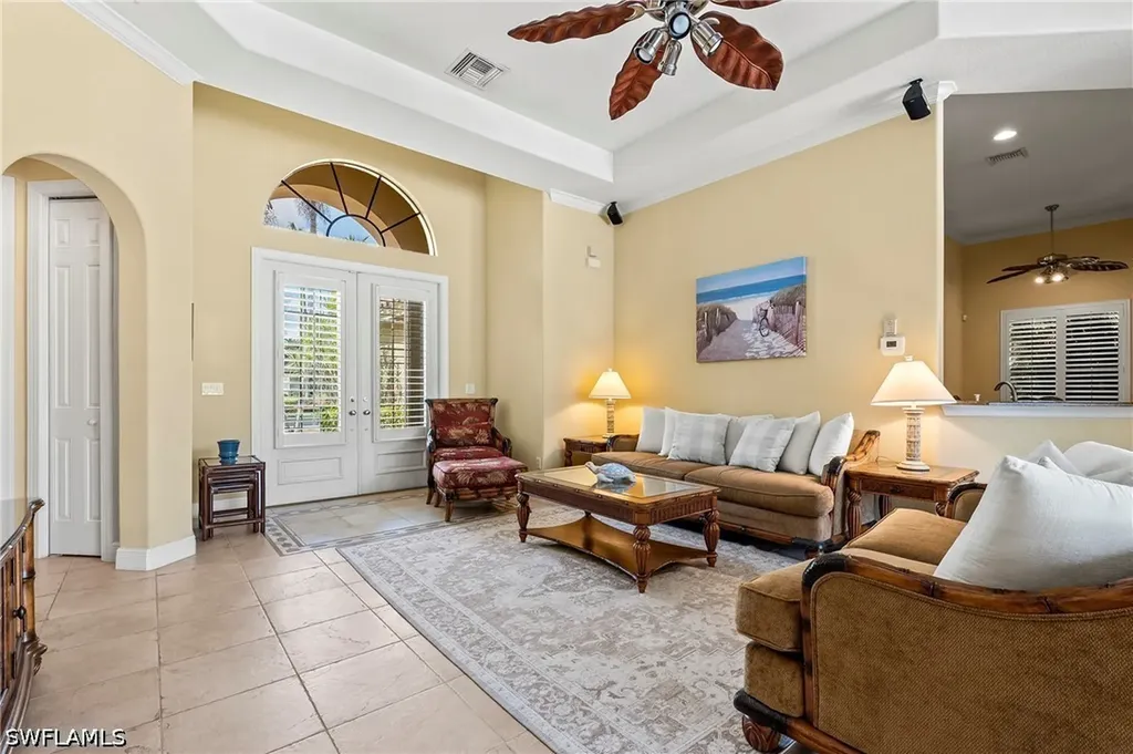 975 Tivoli Court Naples FL 34104