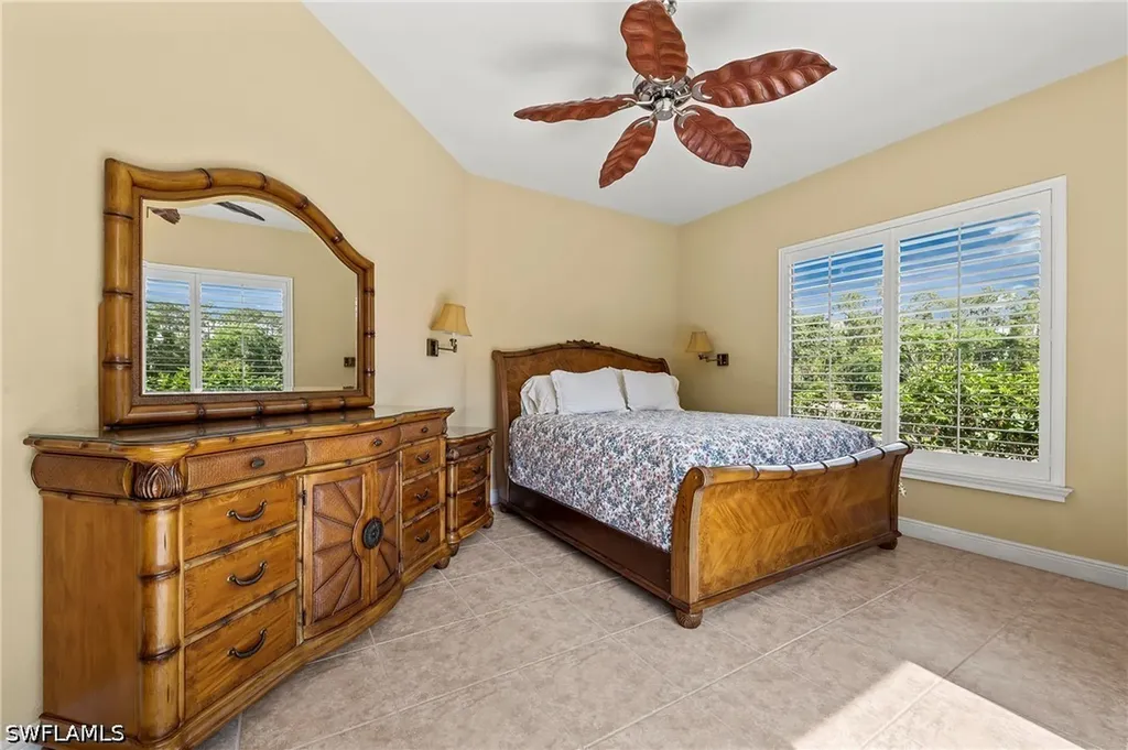 975 Tivoli Court Naples FL 34104