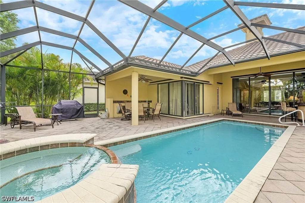 975 Tivoli Court Naples FL 34104