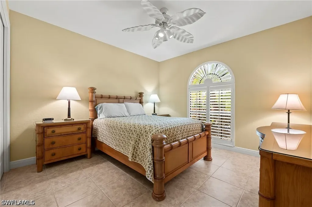 975 Tivoli Court Naples FL 34104
