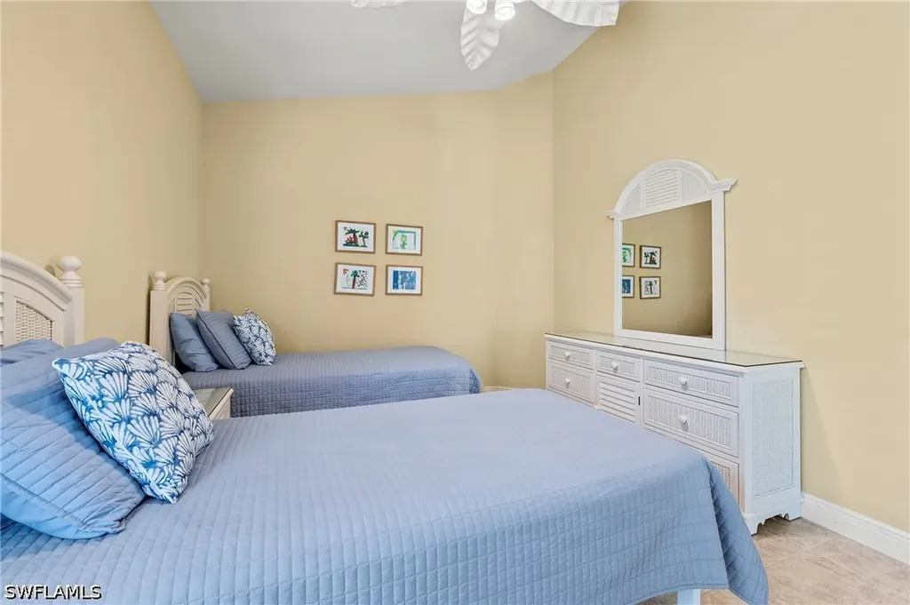 975 Tivoli Court Naples FL 34104