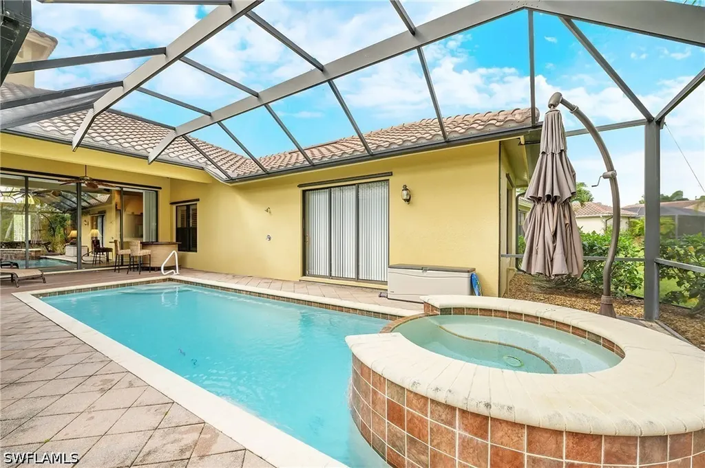 975 Tivoli Court Naples FL 34104