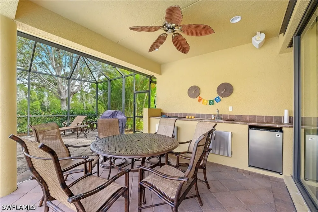 975 Tivoli Court Naples FL 34104