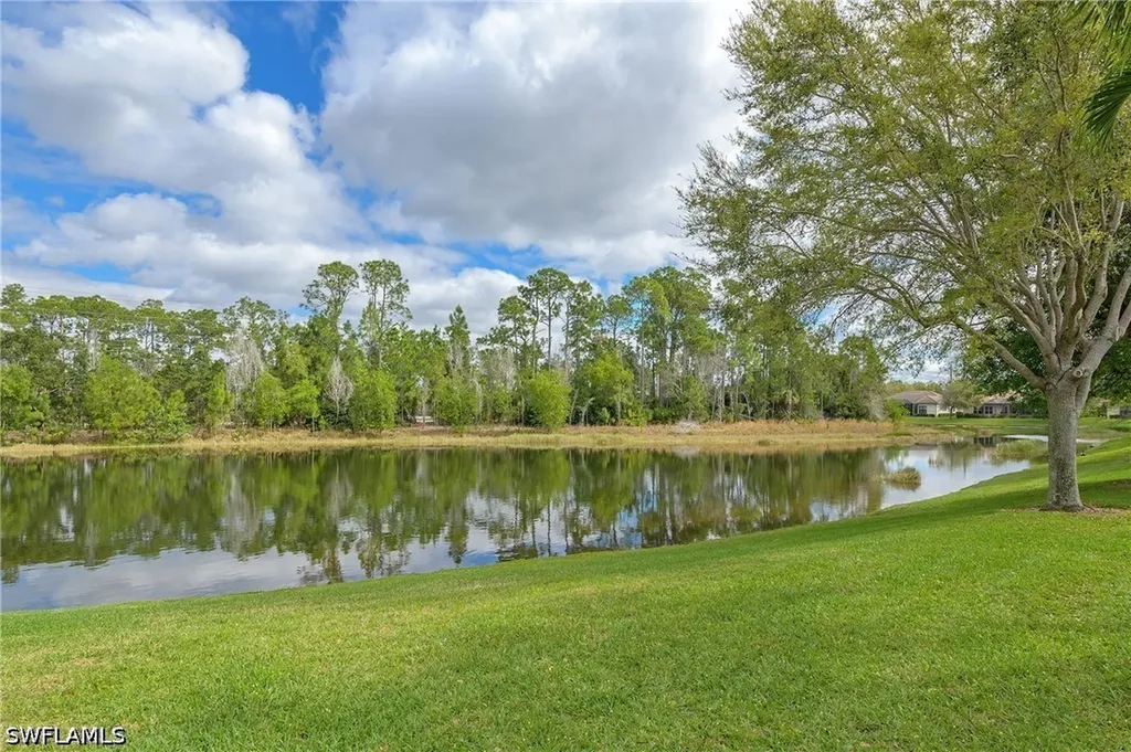 975 Tivoli Court Naples FL 34104