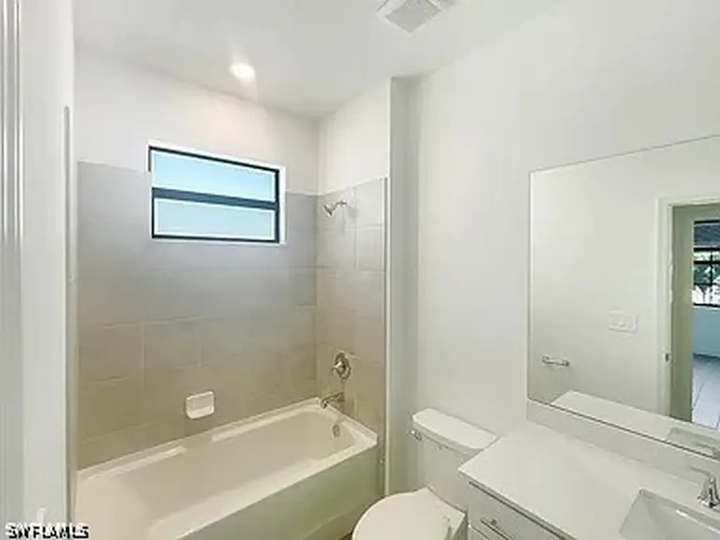 19278 Hinkley Drive Estero FL 33928