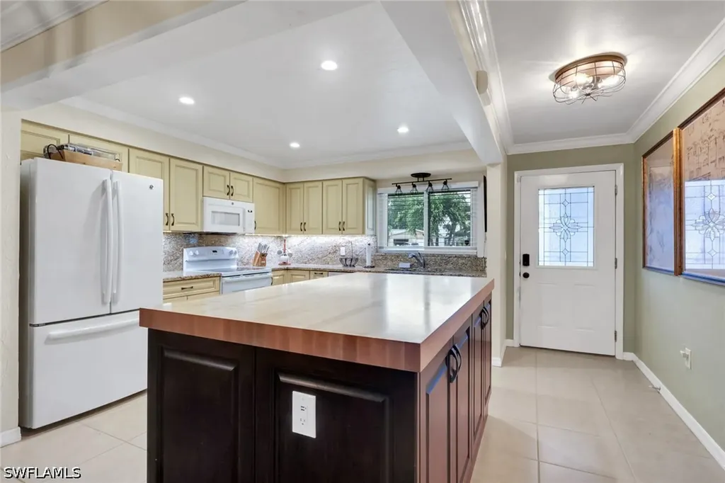 8624 Eleuthera Court Fort Myers FL 33907