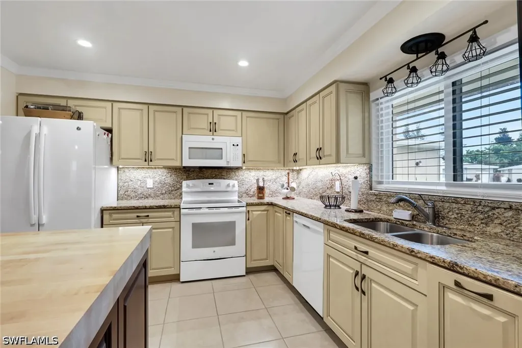 8624 Eleuthera Court Fort Myers FL 33907