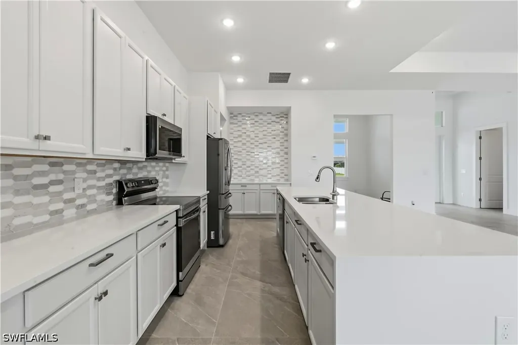 1241 NW 33rd Avenue Cape Coral FL 33993
