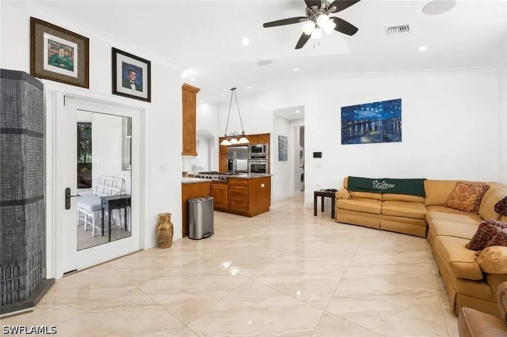 556 6th Street SE Naples FL 34117