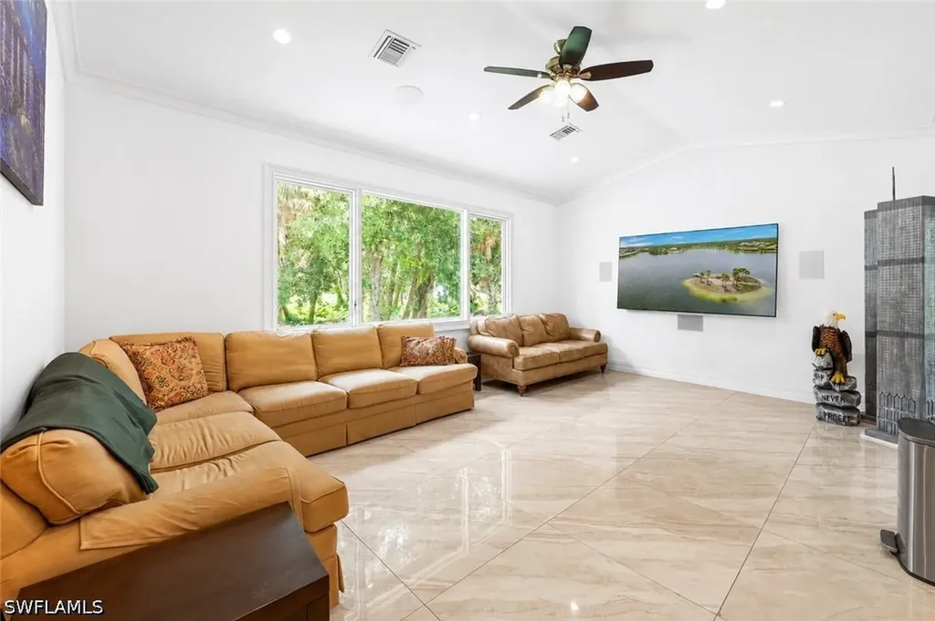 556 6th Street SE Naples FL 34117