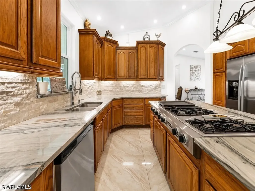 556 6th Street SE Naples FL 34117