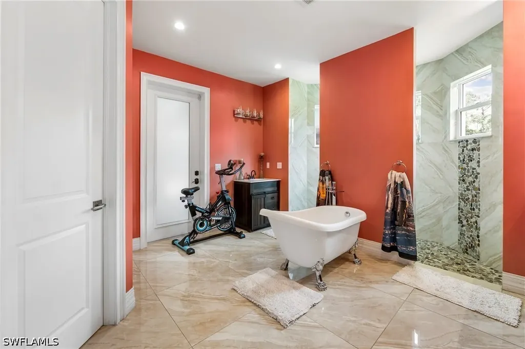 556 6th Street SE Naples FL 34117