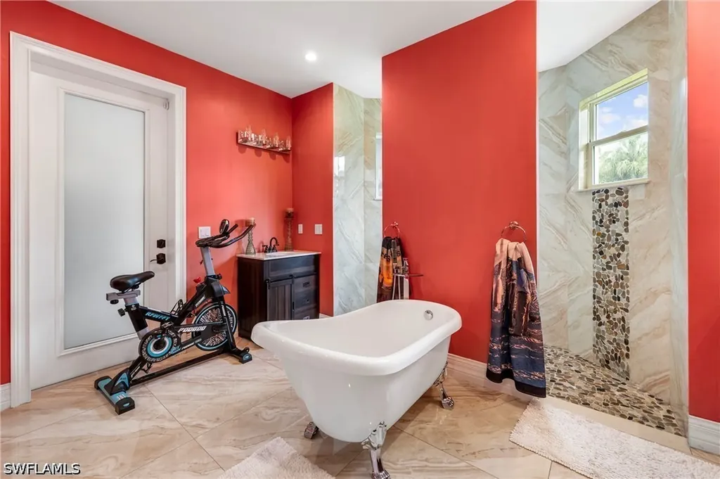 556 6th Street SE Naples FL 34117