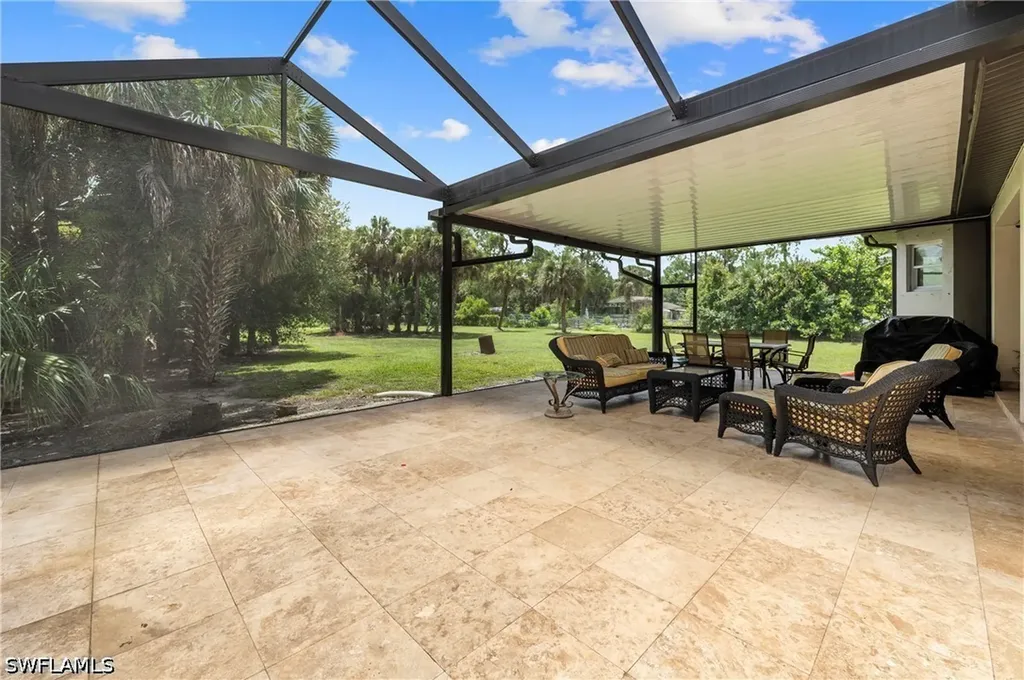 556 6th Street SE Naples FL 34117