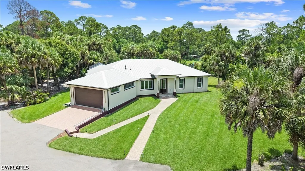 556 6th Street SE Naples FL 34117