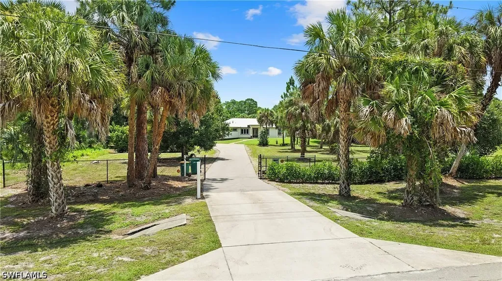 556 6th Street SE Naples FL 34117