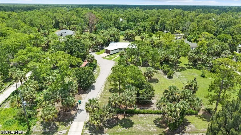 556 6th Street SE Naples FL 34117