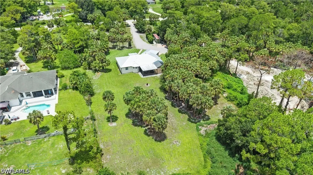 556 6th Street SE Naples FL 34117