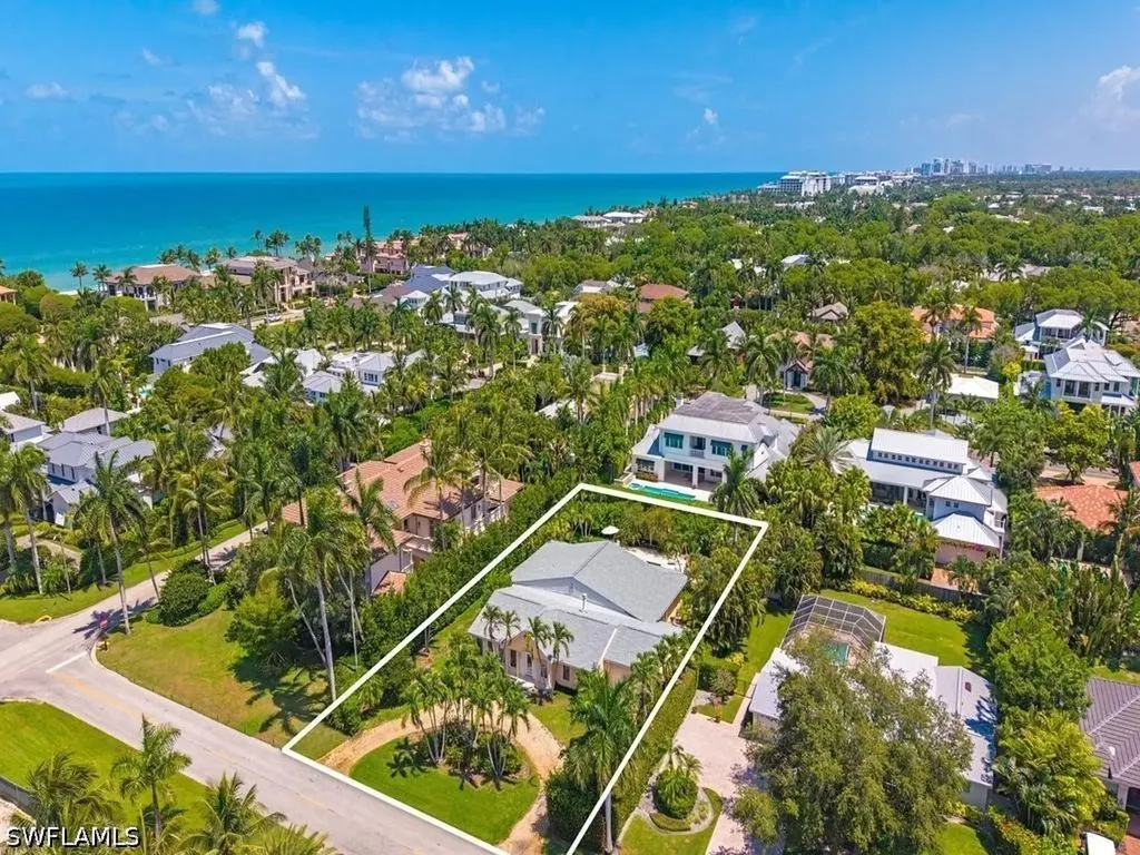 239 1st Avenue S Naples FL 34102