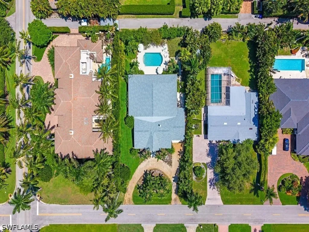 239 1st Avenue S Naples FL 34102