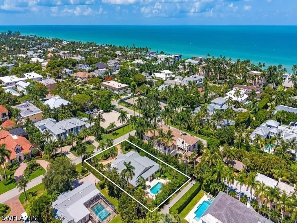 239 1st Avenue S Naples FL 34102