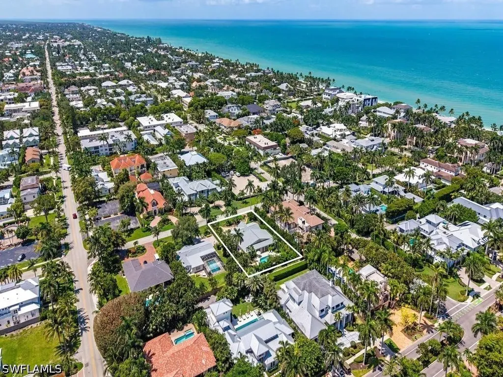 239 1st Avenue S Naples FL 34102