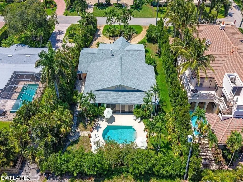 239 1st Avenue S Naples FL 34102