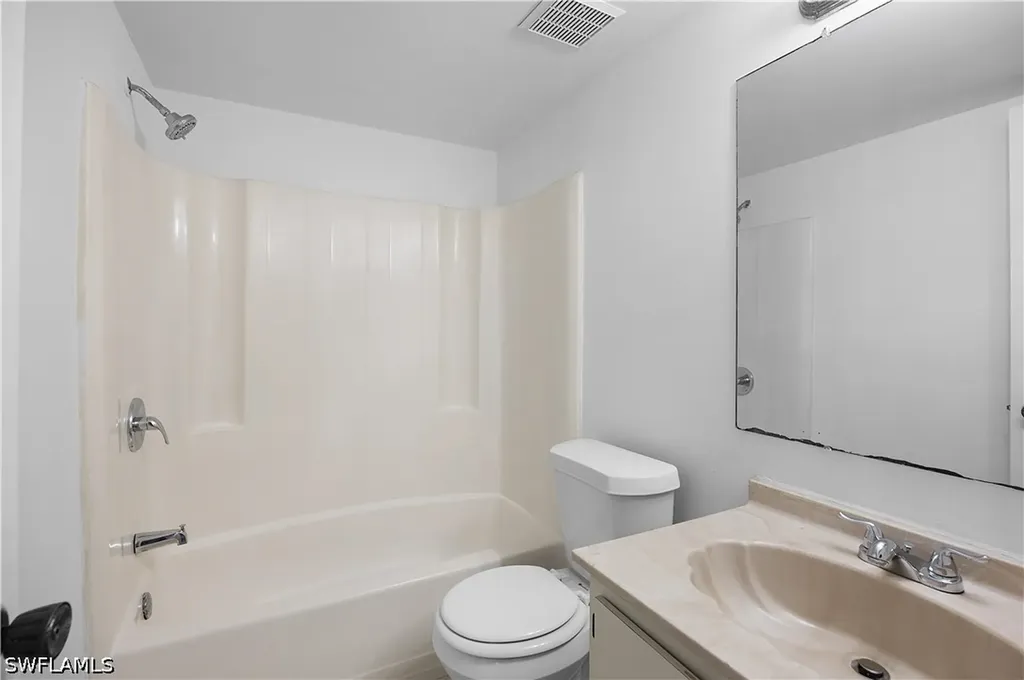 2700 Park Windsor Drive Fort Myers FL 33901