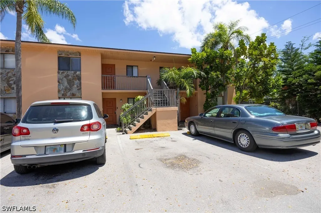 2700 Park Windsor Drive Fort Myers FL 33901