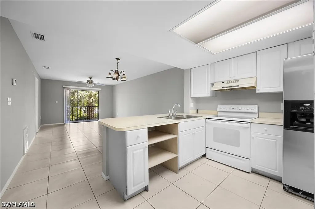 2700 Park Windsor Drive Fort Myers FL 33901